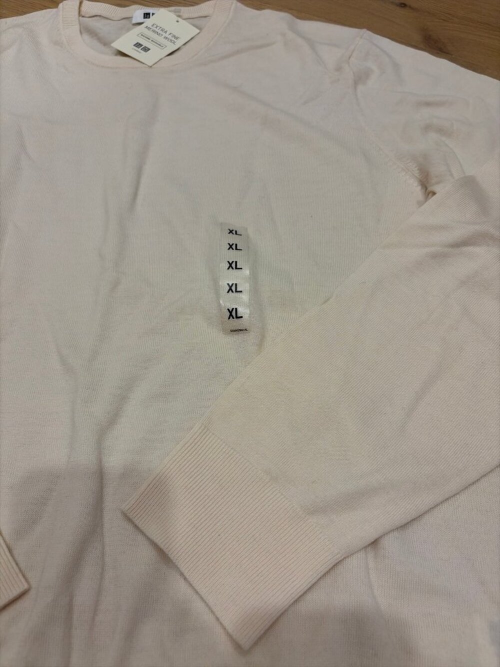 Uniqlo Extra Fine Merino Wool Crewneck Sweater Mens XL Off White NWT